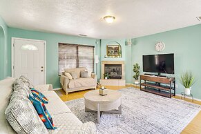 Family Home w/ Seasonal Pool Access in Albuquerque