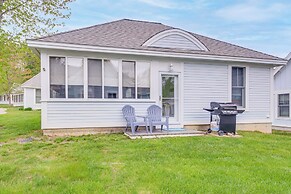 1 Mi to Moody Beach: Cottage w/ Pool Access!