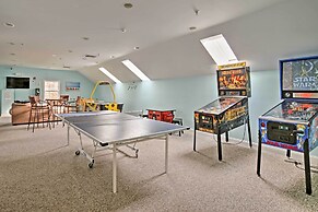 1 Mi to Moody Beach: Cottage w/ Pool Access!