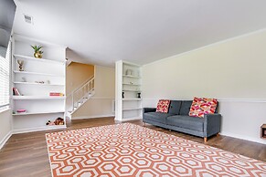 3 Mi to Dtwn Cary: Family Home w/ Deck!