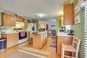 Near Historical Sites: Quiet St Helena Island Home