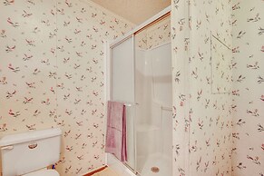 Near Historical Sites: Quiet St Helena Island Home