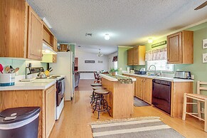 Near Historical Sites: Quiet St Helena Island Home