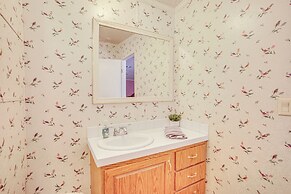 Near Historical Sites: Quiet St Helena Island Home