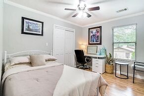 Day Trip to Dallas: Alvarado Apt w/ Shared Yard