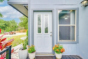 Day Trip to Dallas: Alvarado Apt w/ Shared Yard