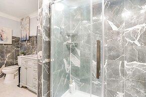 Day Trip to Dallas: Alvarado Apt w/ Shared Yard