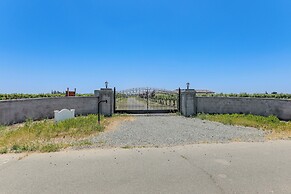 8 Mi to Lodi Lake: Luxe Home w/ On-site Vineyard