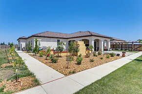 8 Mi to Lodi Lake: Luxe Home w/ On-site Vineyard