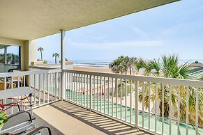 Walk to Daytona Beach: Resort Condo w/ Pool Access