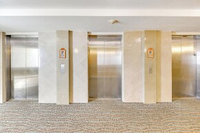 Walk to Daytona Beach: Resort Condo w/ Pool Access