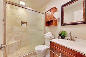 7 Mi to Lewisville Lake: Spacious Denton Home