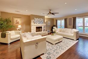 7 Mi to Lewisville Lake: Spacious Denton Home