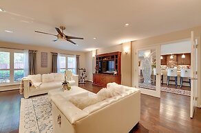 7 Mi to Lewisville Lake: Spacious Denton Home