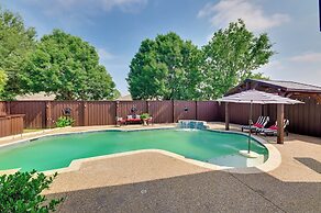 7 Mi to Lewisville Lake: Spacious Denton Home