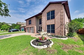 7 Mi to Lewisville Lake: Spacious Denton Home