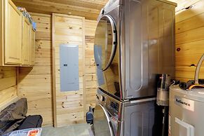 Near Current River: Family-friendly Cabin w/ Deck!