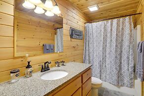 Near Current River: Family-friendly Cabin w/ Deck!