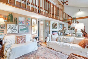 4 Mi to Lake Santeetlah: Cabin w/ Deck & Views