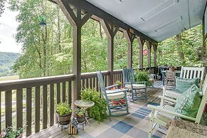 4 Mi to Lake Santeetlah: Cabin w/ Deck & Views