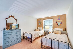 4 Mi to Lake Santeetlah: Cabin w/ Deck & Views