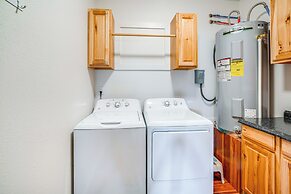 1 Mi to Lake Texoma Access: Home w/ Deck