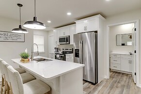 Walk to River: Newly Built Home in Heber Springs!