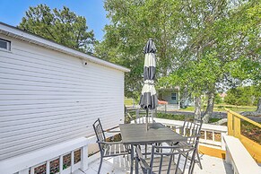 2 Blocks to Crystal Coast: Family-friendly Retreat