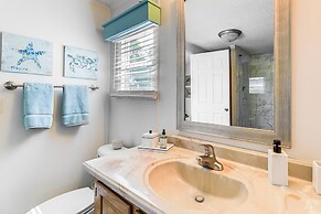 2 Blocks to Crystal Coast: Family-friendly Retreat
