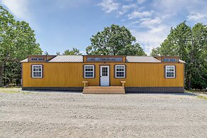 Hike, Fish & Explore: Peaceful Mcalester Cabin!