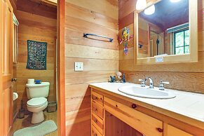 Nature-packed Mckenzie River Retreat w/ Trails!