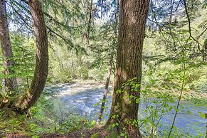 Nature-packed Mckenzie River Retreat w/ Trails!