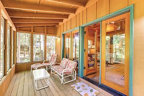 Nature-packed Mckenzie River Retreat w/ Trails!