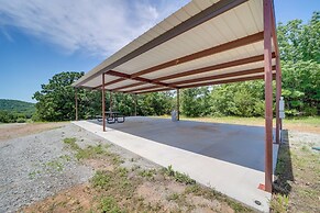 Cabin in Petrified Forest - Modern Mcalester Gem!