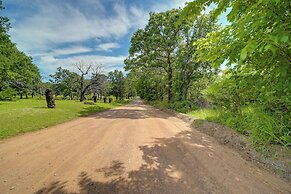 Cabin in Petrified Forest - Modern Mcalester Gem!