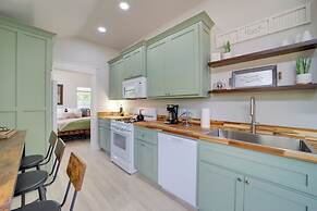 Cabin in Petrified Forest - Modern Mcalester Gem!