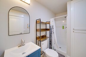 Cabin in Petrified Forest - Modern Mcalester Gem!