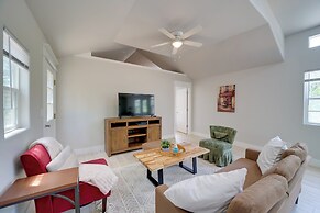 Cabin in Petrified Forest - Modern Mcalester Gem!