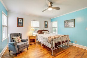 Home 1 Mi to Dtwn Conway: Great for Beach Days!