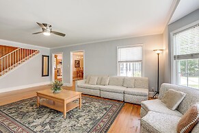 Home 1 Mi to Dtwn Conway: Great for Beach Days!