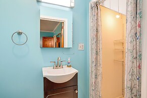 Home 1 Mi to Dtwn Conway: Great for Beach Days!