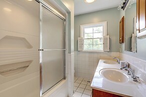 Home 1 Mi to Dtwn Conway: Great for Beach Days!