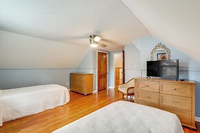 Home 1 Mi to Dtwn Conway: Great for Beach Days!