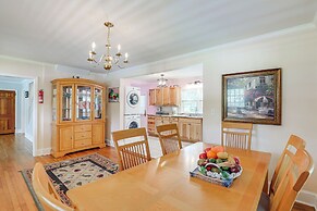 Home 1 Mi to Dtwn Conway: Great for Beach Days!