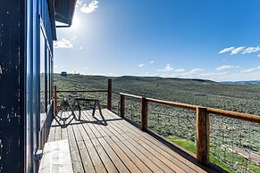 5 Mi to Lake: Secluded Pinedale Retreat w/ Sauna!