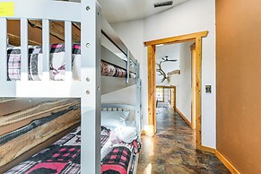 5 Mi to Lake: Secluded Pinedale Retreat w/ Sauna!