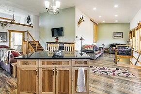 5 Mi to Lake: Secluded Pinedale Retreat w/ Sauna!