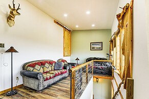 5 Mi to Lake: Secluded Pinedale Retreat w/ Sauna!