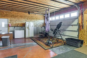 5 Mi to Lake: Secluded Pinedale Retreat w/ Sauna!