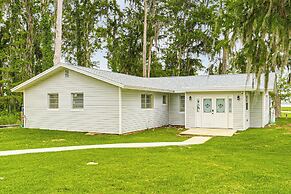 Dock + Screened Porch: Lake Istokpoga Retreat
